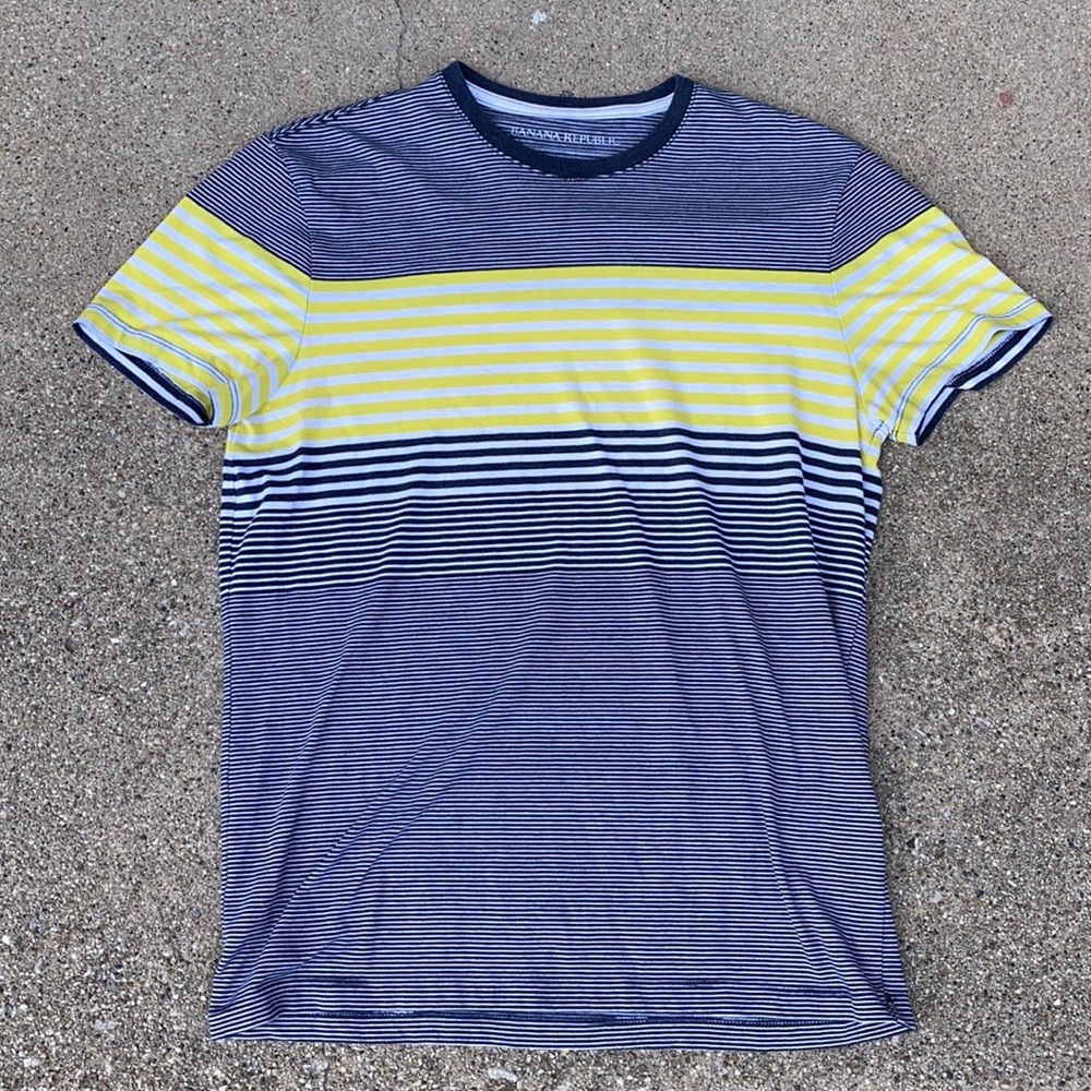 Soft banana republic tee. Size small